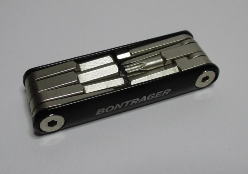Multi outils Bontrager 001.JPG