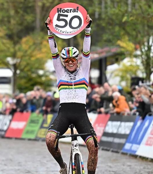 50e victoire pour Fem van Empel.jpg