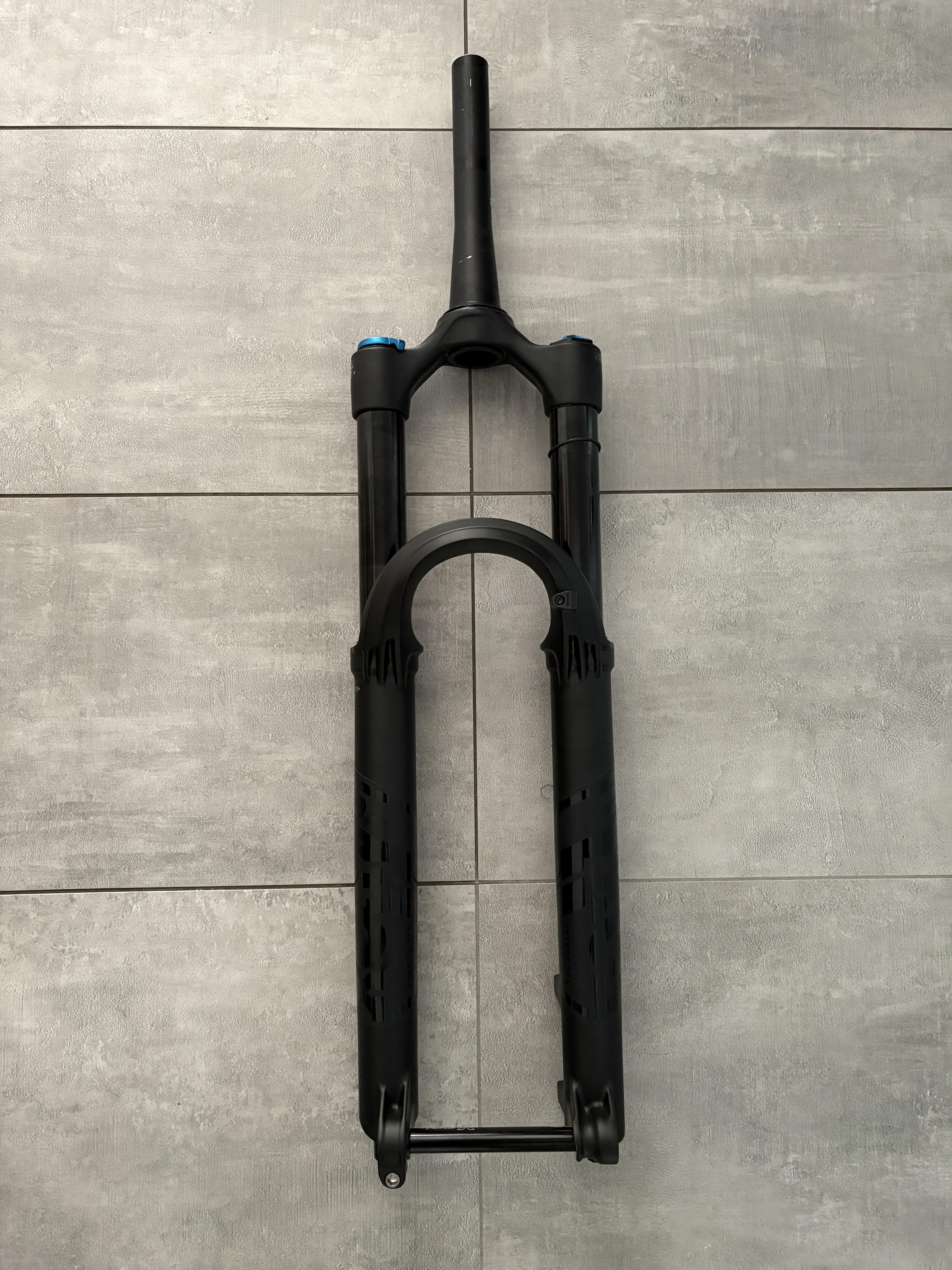 [VDS] Paire de roue Mavic, 2 fourches Fox, paire de pneus Maxxis