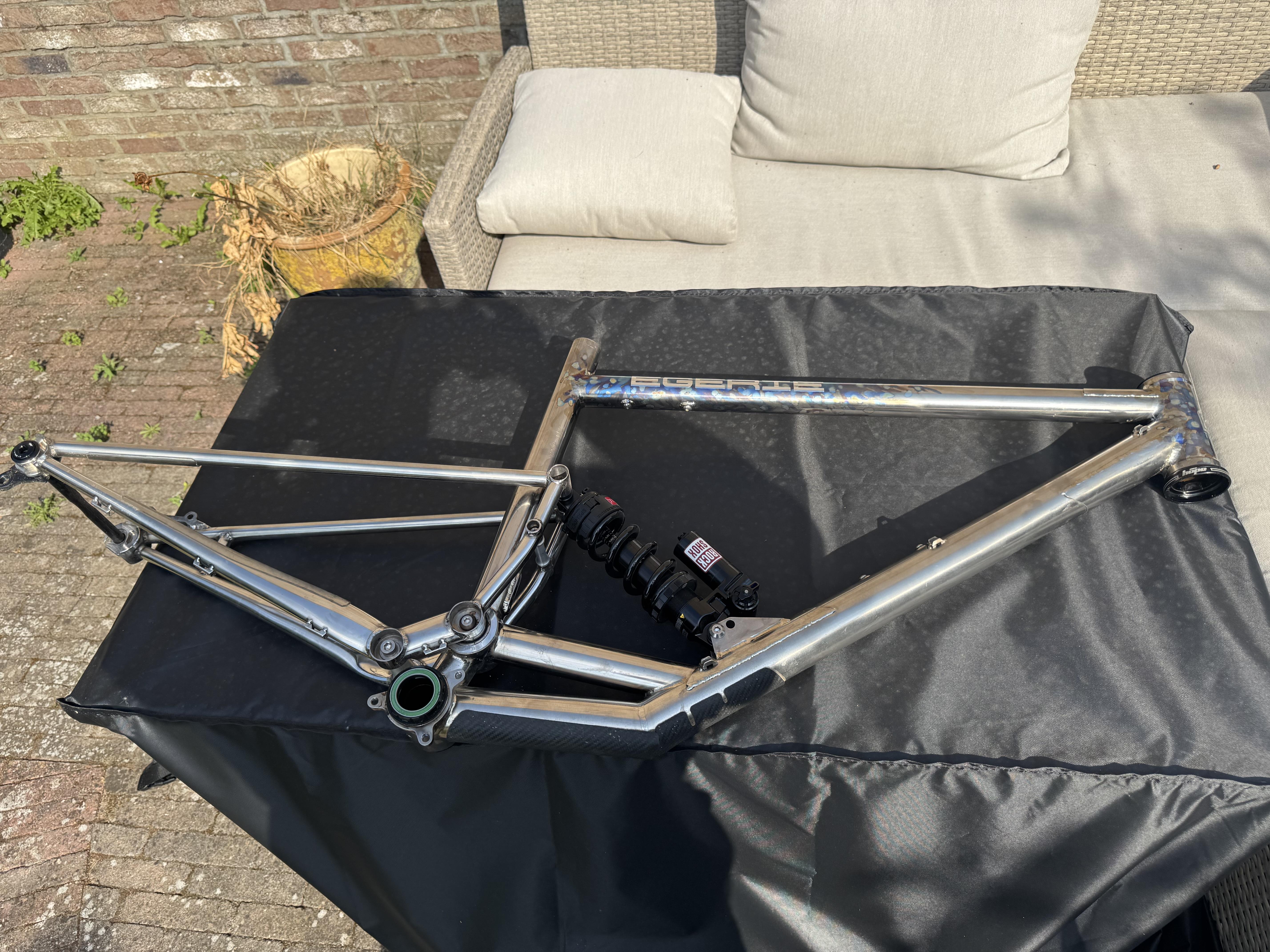 [VDS] Egerie Trapanelle Titane/inox mullet/29 taille L