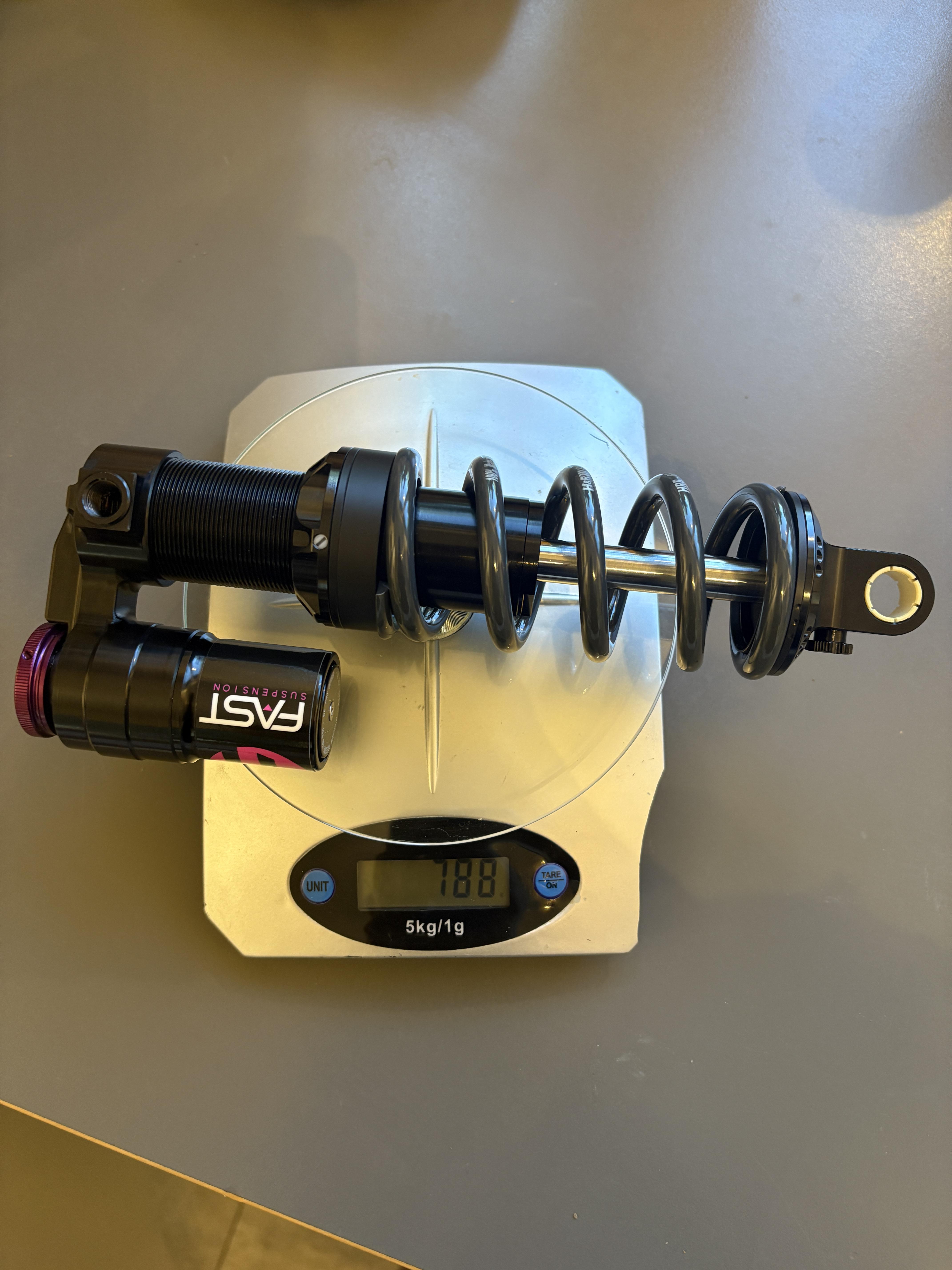 [VENDS] Amortisseur fox dhx2 2026, amortisseur Fast Suspension et Kit cadre banshee Titan